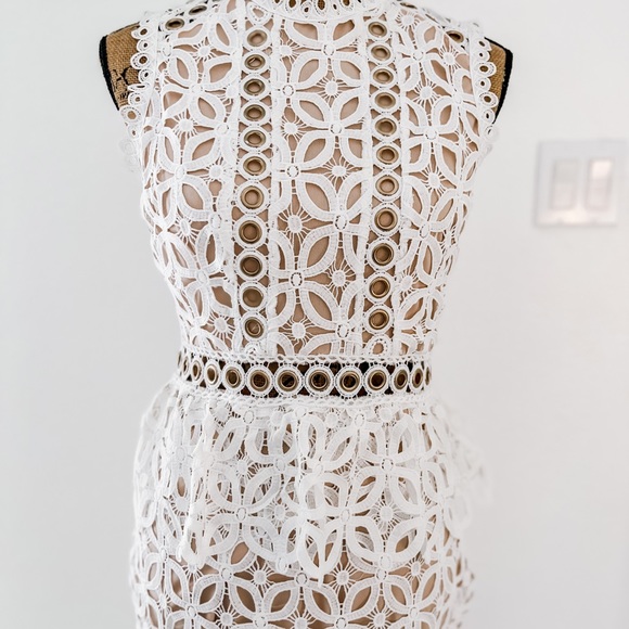 Midi lace boutique dress - Picture 3 of 5